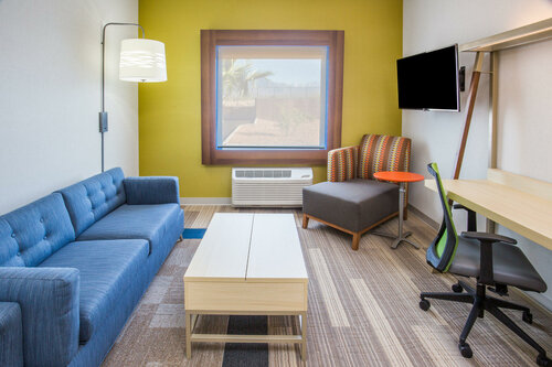 Holiday Inn Express & Suites Pahrump by IHG, Забронировать Отель Парамп Death Valley National Park, рядом с Казино Pahrump Nugget Casino