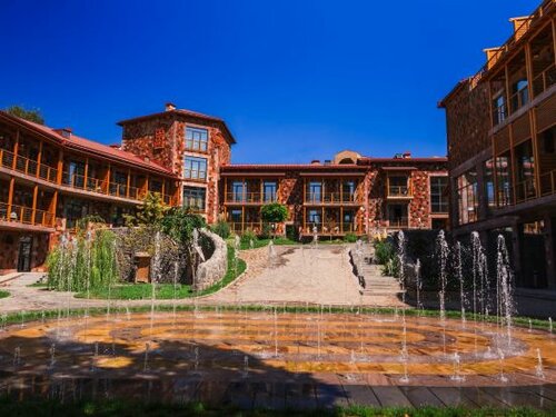 Red Bridge Yerevan, Забронировать Отель Бизнес-отели Еревана, рядом с Стадион Еревана, 4* 5*