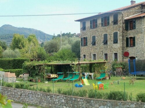 Agriturismo A Veggia Vigna, Book Landbrugsophold Garlenda Ligurien