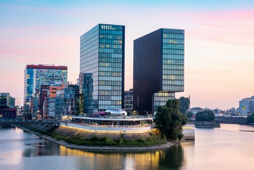 Hyatt Regency Dusseldorf, Забронировать Отель Хафен Дюссельдорф, рядом с Paradiesstrand