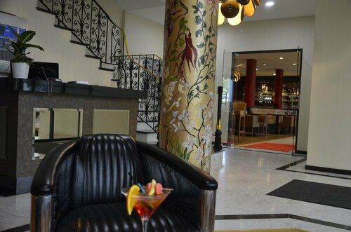 Le Grand Hotel, Đặt Khách sạn Maubeuge Picardy