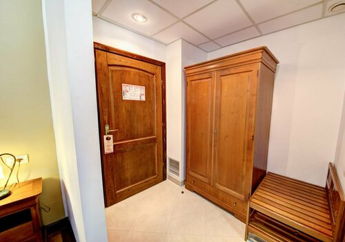 Hotel Reginetta II, Забронировать Отель Отели Muntenia с парковкой, Парковка