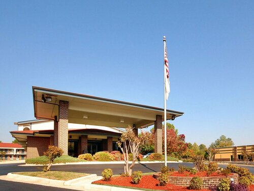 Econo Lodge Inn & Suites Huntsville University Area, Book Hotel Hoteller i Huntsville med pool, Swimmingpool