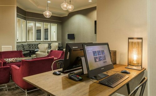Residence Inn Savannah Downtown Historic District, Забронировать Отель Отели Саванны 3 звезды, рядом с Греческая православная церковь Святого Павла, 3*