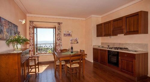 Residenza Palazzo Saloni, Book Hotel Hoteller i Val d'Orcia med parkering, Parkering