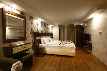 Azd House Hotel