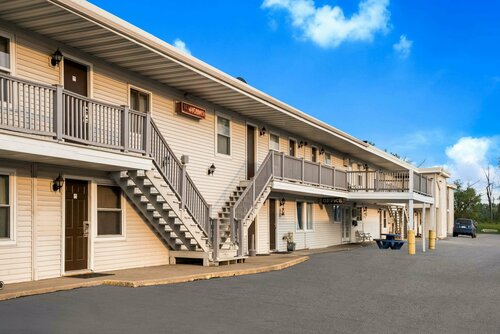 Rodeway Inn La Crosse, Забронировать Мини-отель Мотели Ла-Кросса, рядом с Пляж Блэк-Ривер, Мотель