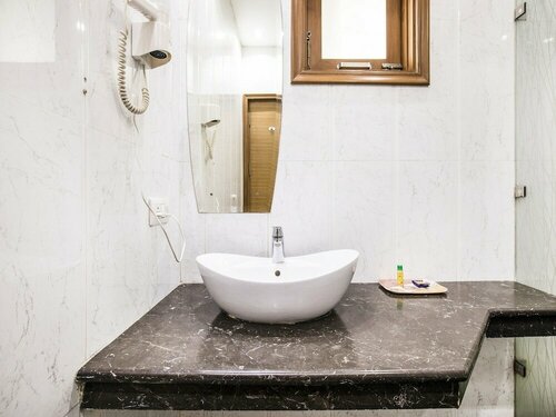 FabHotel GRD DLF Square, Забронировать Отель Отели Гургаон 3 звезды, рядом с Sikanderpur Rapid Metro, 3*