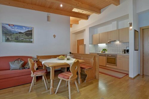 Ferienwohnungen Haus der Mitte, Забронировать Отель Отели Майрхофен 4 звезды, рядом с Горнолыжный курорт Майрхофен-Хиппах, 4*