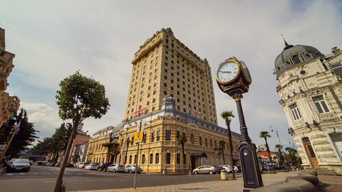 Wyndham Batumi, Забронировать Отель Отели Батуми с завтраком, рядом с Государственный музей искусств Аджарии, Завтраки