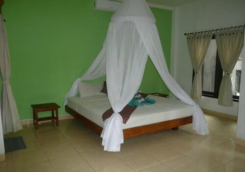 Yunni Guesthouse, Rezerwuj Hotel Hotele w Bali z Basenem, Basen