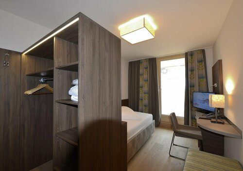 Hotel Nassereinerhof, Book Hotel Hoteller i Tyrol med pool, Swimmingpool