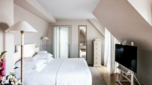 Monsieur George Hotel & Spa - Champs-Elysées, Забронировать Курортный отель Курортные отели 8-й округ: Елисейских поля - Париж, Курортный отель