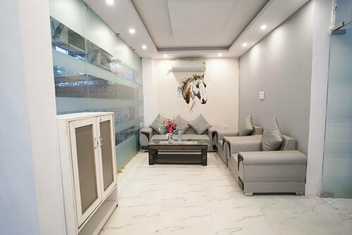 Roomshala 034 Grihum Noida Sector 63, Забронировать Отель Отели Индирапурам с парковкой, Парковка