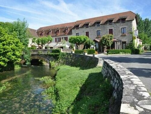 Logis Hôtel Auberge de lIle, Book Hotel Hotels in Lot with Parking, Parking