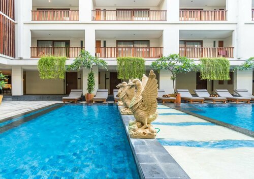 The Magani Hotel and Spa, Забронировать Курортный отель Отели Легиан с бассейном, рядом с Пляж Легиан, Бассейн