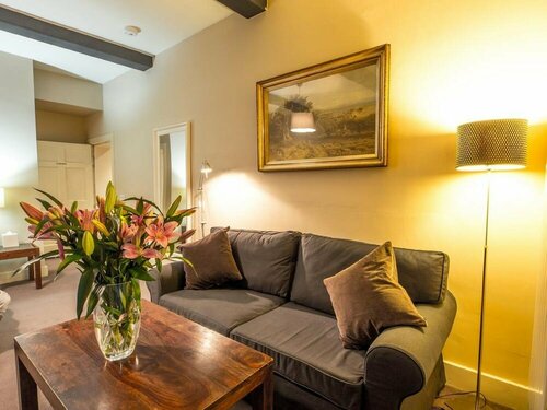Six Brunton Place Guest House, Prenota Affittacamere Broughton Edimburgo, vicino a Our Dynamic Earth