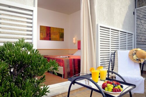 Best Western Hotel City, Book Hotel Hotels in Milan with Parking, near Lima, Parking