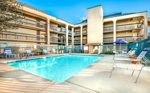 Days Inn & Suites by Wyndham Albuquerque North, Buchen Sie Hotel Albuquerque 