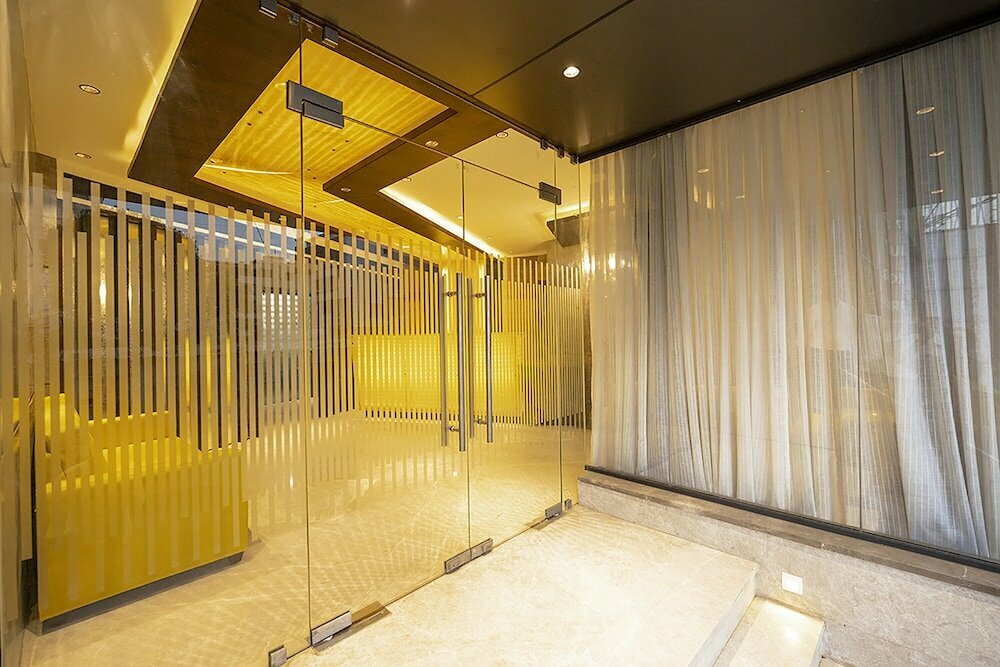Fabhotel The Leela Park