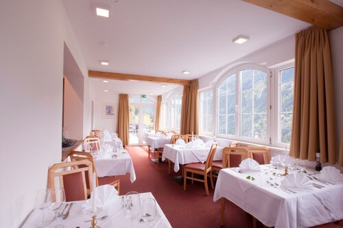 Hotel Alpenfriede, Забронировать Отель Отели Тироля с парковкой, Парковка