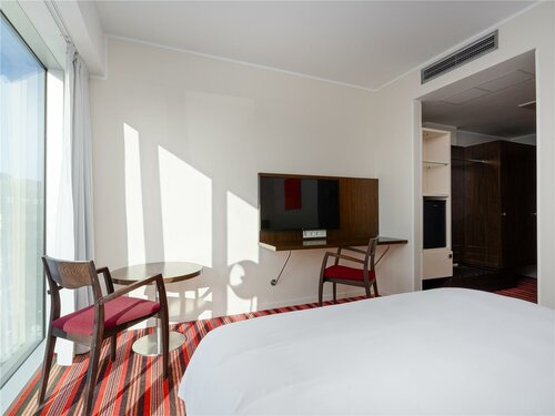 Park Inn by Radisson Meriton Conference & Spa Hotel Tallinn, Забронировать Отель СПА-отели Таллина, рядом с Домский собор, SPA-услуги