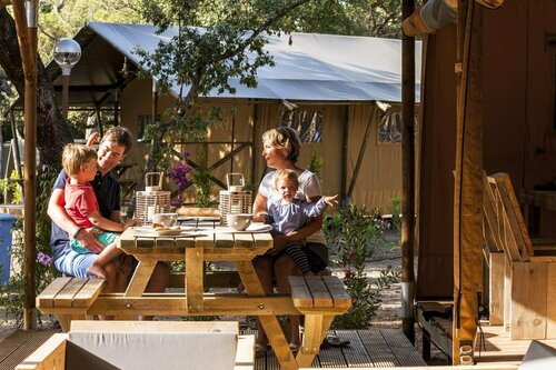 International Camping Village Etruria, Забронировать Кемпинг Кастаньето-Кардуччи Берег Этрусков