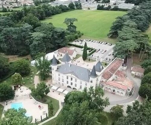 Logis Hotels - Château Saint Marcel, Réserver Hôtel Hôtels à Aquitaine avec parking, Parking