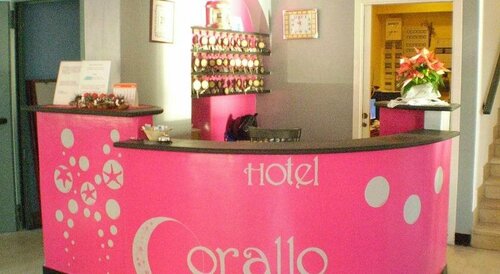 Hotel Corallo, Забронировать Отель Пьетра-Лигуре Ривьера-делле-Пальме