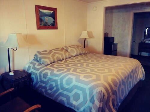 Dancing Bears Inn, Buchen Sie Hotel East Glacier Park Montana