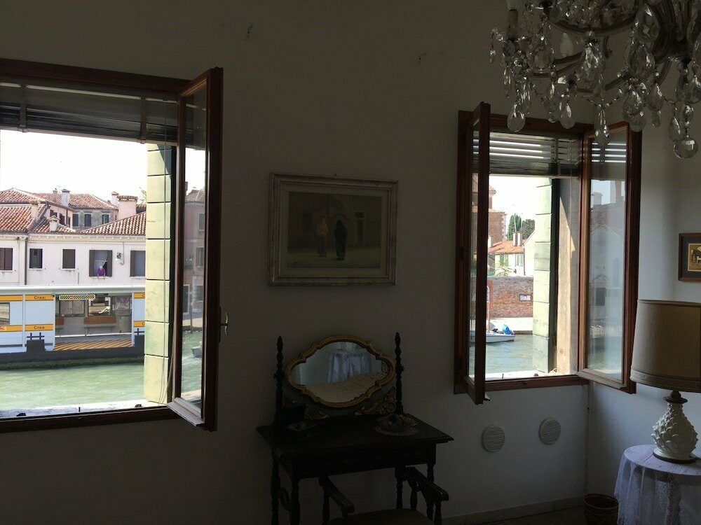 Princess Guest House Canal View