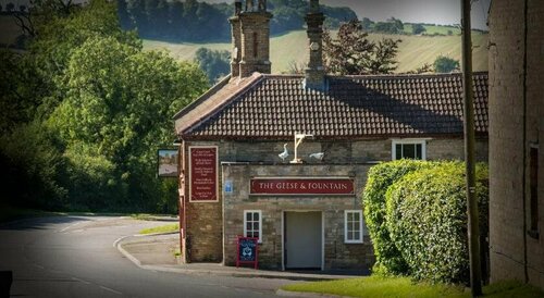 The Geese and Fountain, Rezervasyon Otel Knipton Leicestershire