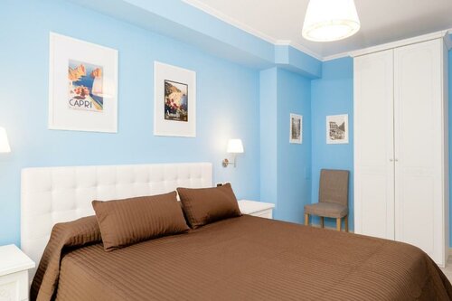 CasAlice B&B Napoli, Забронировать Отель «постель и завтрак» Кьяйя Неаполь, рядом с Palazzo del Banco di Napoli