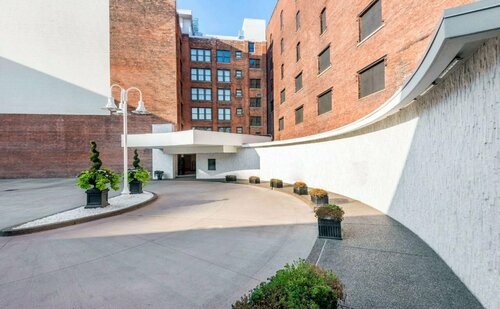 Curtiss Hotel, an Ascend Collection Hotel, Забронировать Отель Отели Буффало с бассейном, рядом с Стадион Sahlen Field, Бассейн