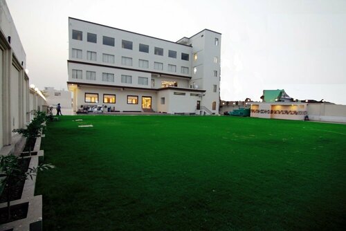 Trinetar Jammu, Забронировать Отель Отели Джамму и Кашмира с парковкой, Парковка