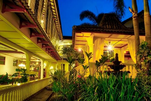 Raintree Boutique Villa & Gallery, Rezerwuj Boutique Hotel Hotele w Gondokusuman z parkingiem, Parking