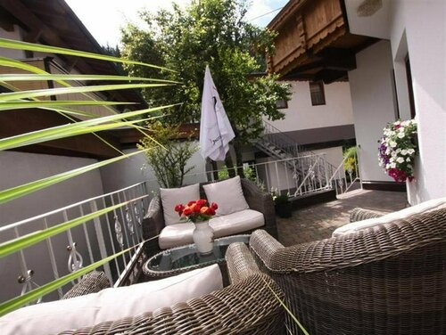 Waldhof, Book Hotel Hoteller i Tyrol med pool, Swimmingpool