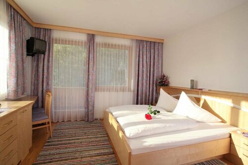 Hotel Garni Haus Anita, Забронировать Отель Лизинг The Lesachtal