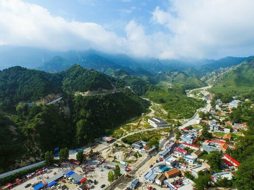 Yijie Holiday Hotel  Laiyuan Baishishan, Varaa Hotelli Baoding Hebei