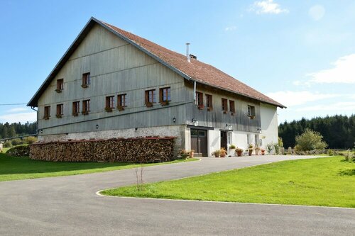 Morin farmhouse Round Fountain, Book Hotel Montbeliard Doubs