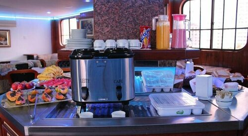 La Guardia Hotel, Забронировать Отель Отели Сан-Пауло с парковкой, рядом с Театр Frei Caneca, Парковка
