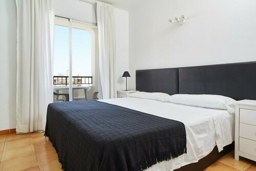 Apartamento San Antonio Beach, Забронировать Отель Отели Сант Антони де Портмани с парковкой, Парковка