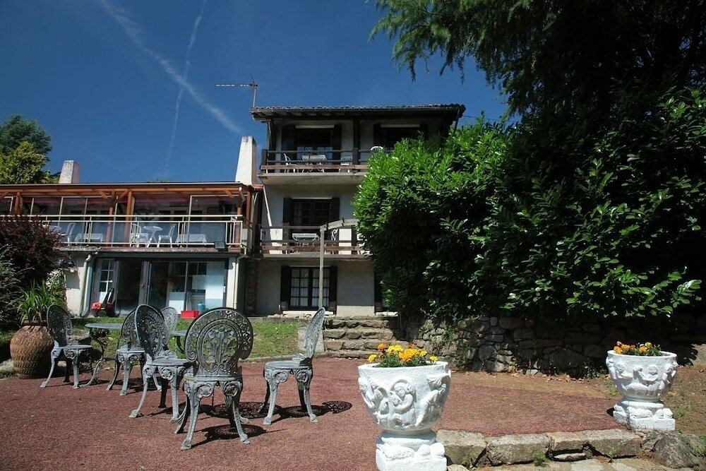 Logis Hôtel La Chaumière proche Puy du Fou