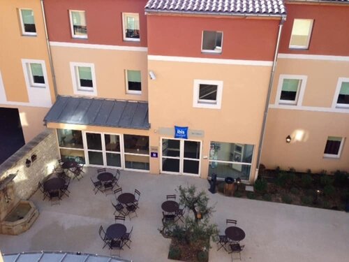 First Inn Hotel, Забронировать Отель Отели Route de la Lavande с парковкой, Парковка