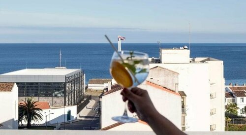Отель Ponta Delgada, Забронировать Отель Отели Понта Делгада с бассейном, рядом с Военный музей Азорских островов, Бассейн