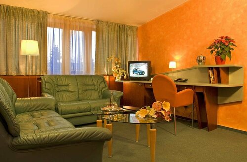 Hotel Academic, Забронировать Отель Отели Банскобистрицкий-край 3 звезды, 3*