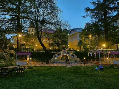 WelcomHeritage Kasmanda Palace, Book Hotel Hoteller i Mussoorie med parkering, Parkering