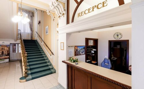 Hotel Heluan, Забронировать Отель Отели Карловых Варов с парковкой, рядом с Курортный центр Замковые Лазни, Парковка