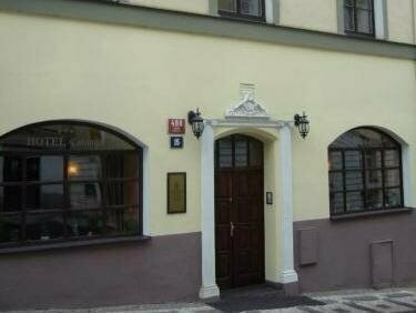 Columbo, Rezervovat Hotel 3* hotely v Praha 3, 3*