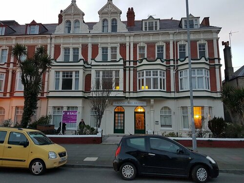 Grand Ash Hotel, Забронировать Отель Отели в центре Лландидно, в центре